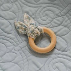 Petite Fleur Wooden Teether Ring(Petite Fleur Wooden Teether Ring)