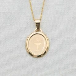 14k Gold Oval Etched Communion Charm With Chain(14k Gold Communion Charm)