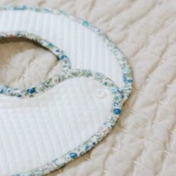 Petite Fleur Bib(Petite Fleur Bib 1) -Tiny Trendz IMG 6717 a5e62388 104e 4cad beec 6806f603b9b4