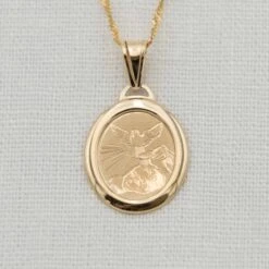 14k Gold Oval Etched Blessing Charm With Chain(14k Gold Oval Etched Blessing Charm With Chain)