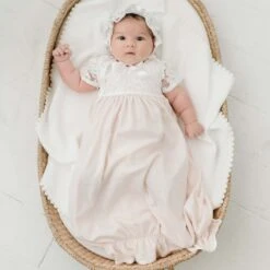 Rose Layette & Bonnet(Rose Layette)